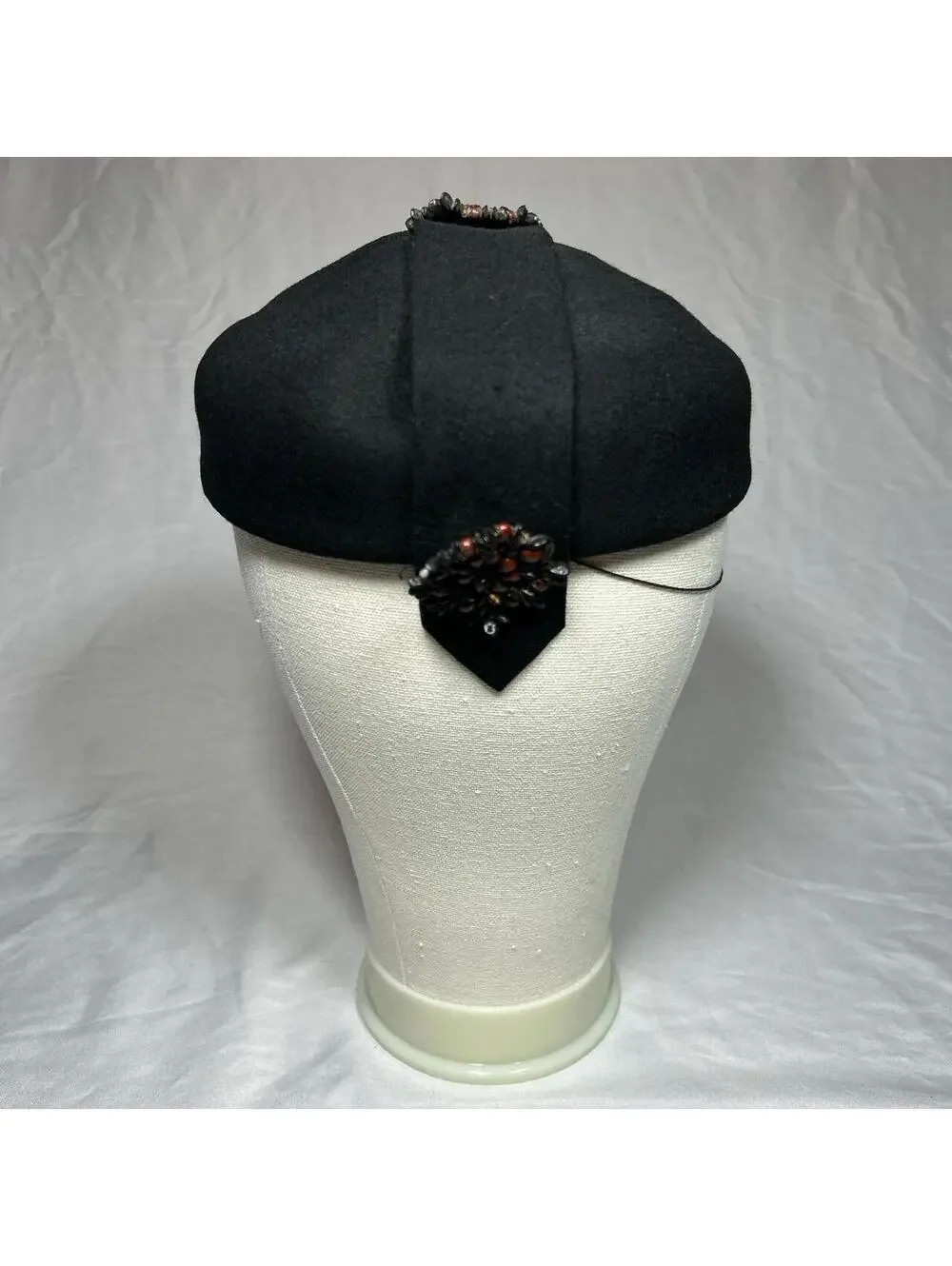 Vintage 1953–1957 Merrimac “New York Creations” Pillbox Hat.